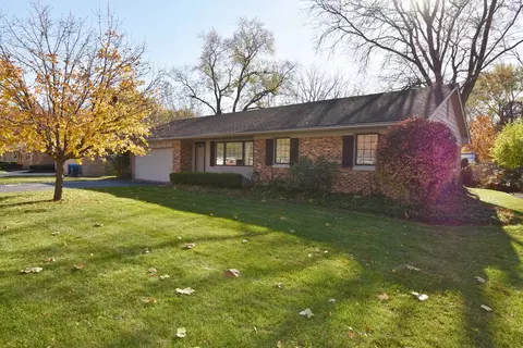 1922 Kenilworth Pl, Aurora, IL 60506