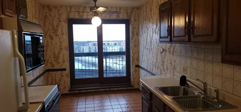 711 S Des Plaines River Rd #815, Des Plaines, IL 60016 photo 11