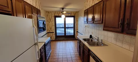 711 S Des Plaines River Rd #815, Des Plaines, IL 60016 photo 10