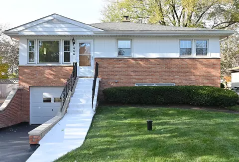 444 N Cedar Ave, Wood Dale, IL 60191