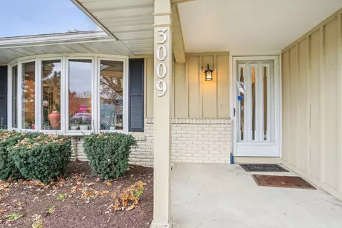 3009 Valleybrook Dr, Champaign, IL 61822