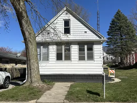 804 Fremont St, Bloomington, IL 61701
