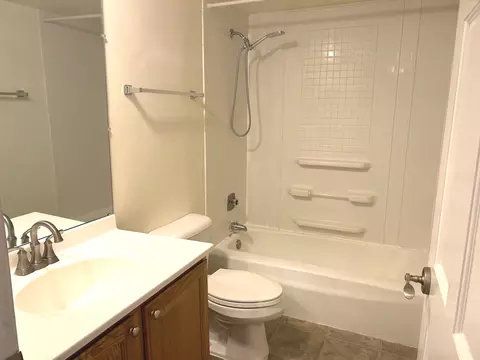 1776 Hassell Rd, Hoffman Estates, IL 60169 photo 16