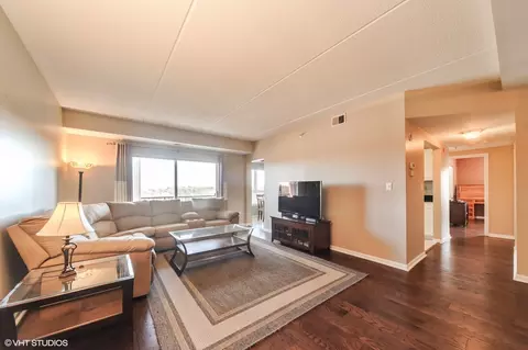 100 N Milwaukee Ave #602, Wheeling, IL 60090 photo 4
