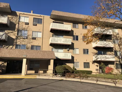290 N Westgate Rd #416, Mount Prospect, IL 60056