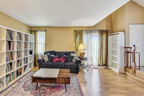 304 College Crossing Ct, Rolling Meadows, IL 60008 photo 9
