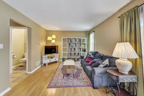304 College Crossing Ct, Rolling Meadows, IL 60008 photo 8