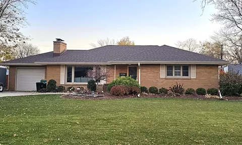 1304 Sherwood Pl, Joliet, IL 60435