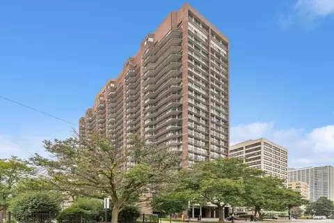 4170 N Marine Dr #10A, Chicago, IL 60613