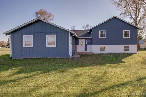 325 E Kross St, Leland, IL 60531