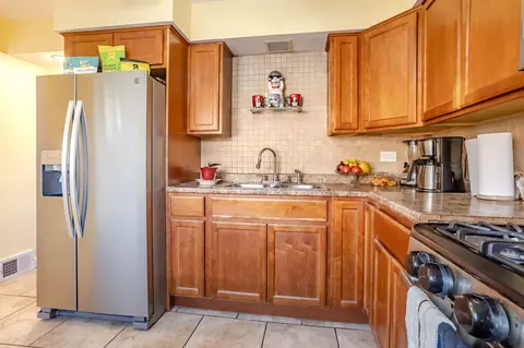 24 E Judith Ann Dr, Mount Prospect, IL 60056 photo 6