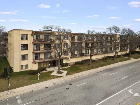 7730 Dempster St #204, Morton Grove, IL 60053
