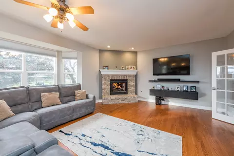 5711 Heather Ln, Johnsburg, IL 60051 photo 9