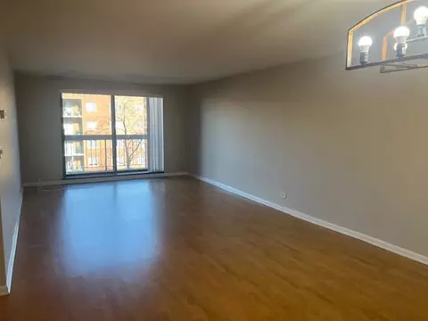 711 S River Rd #511, Des Plaines, IL 60016 photo 4