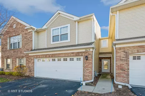 2613 Pond View Dr, Algonquin, IL 60102