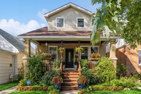 3222 N Neenah Ave, Chicago, IL 60634