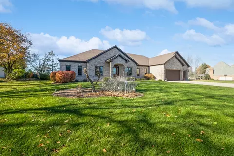 7 N808 Northern Dancer Ln, Saint Charles, IL 60175