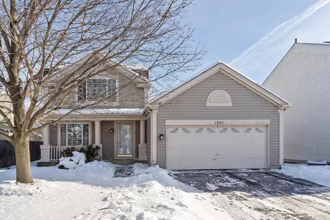 1351 Golden Oaks Pkwy, Aurora, IL 60506