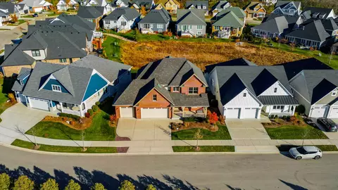 7244 Lakeside Cir, Burr Ridge, IL 60527