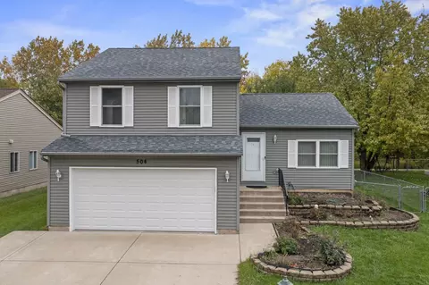 504 Southwood Cir, Streamwood, IL 60107