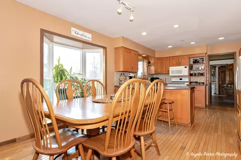 206 S Valley Rd, Mchenry, IL 60050 photo 10
