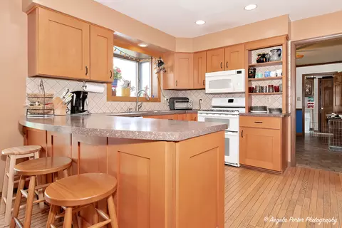 206 S Valley Rd, Mchenry, IL 60050 photo 11