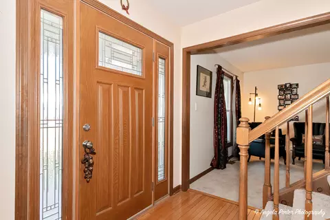 206 S Valley Rd, Mchenry, IL 60050 photo 2
