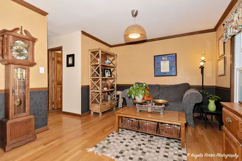 206 S Valley Rd, Mchenry, IL 60050 photo 4