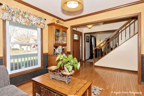 206 S Valley Rd, Mchenry, IL 60050 photo 3