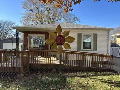 513 S Isabella St, Clinton, IL 61727