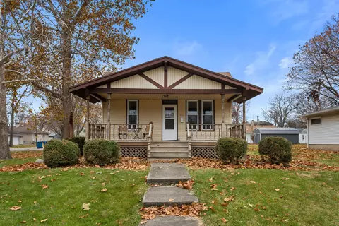 616 S Park St, Monticello, IL 61856