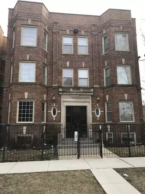 5745 S Calumet Ave #2S, Chicago, IL 60637