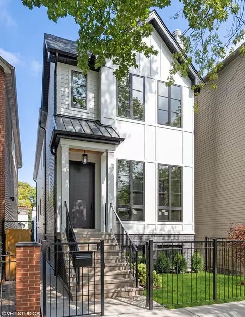 1812 W Melrose St, Chicago, IL 60657