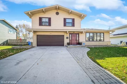 1107 E Linden Ln, Mount Prospect, IL 60056