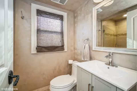 1107 E Linden Ln, Mount Prospect, IL 60056 photo 14