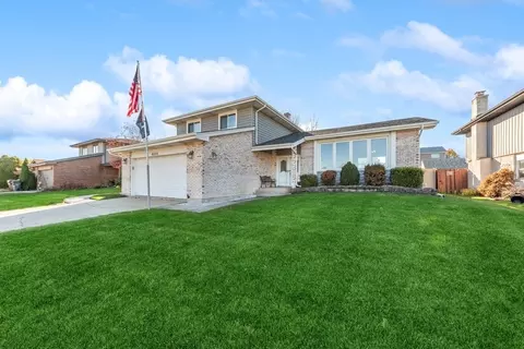 6525 157th St, Oak Forest, IL 60452