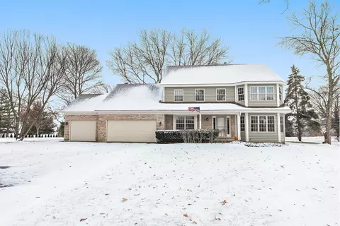 729 Old Westbury Rd, Crystal Lake, IL 60012