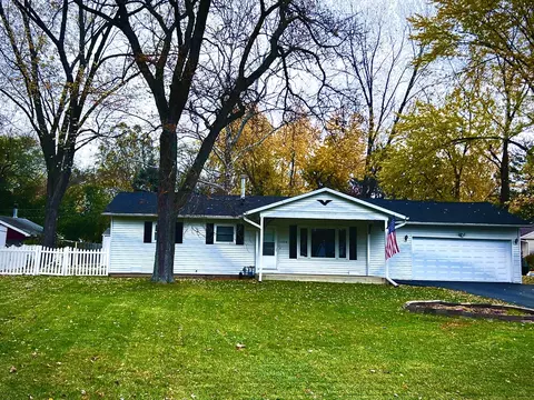 1316 Orion Rd, Batavia, IL 60510