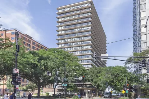 5801 N Sheridan Rd #19E, Chicago, IL 60660