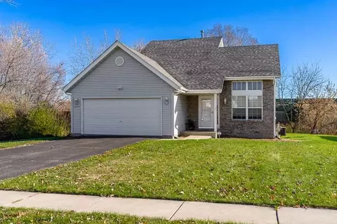 2032 Valencia Dr, Rockford, IL 61108