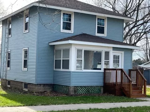 808 W 1st Ave, Rochelle, IL 61068