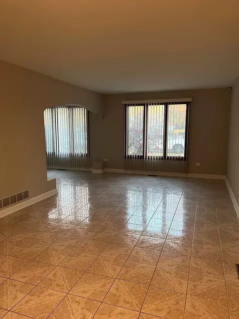 14616 Sawyer Ave, Midlothian, IL 60445 photo 2