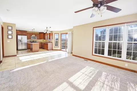 3011 Sable Oaks Rd, Bloomington, IL 61704 photo 8