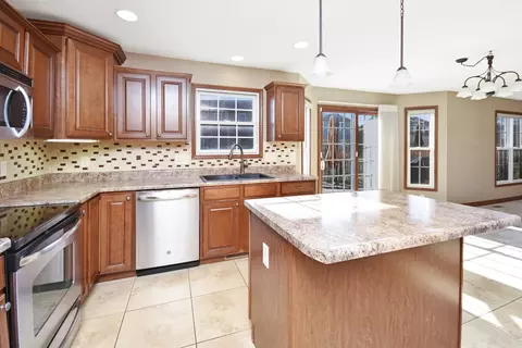 3011 Sable Oaks Rd, Bloomington, IL 61704 photo 10