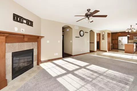 3011 Sable Oaks Rd, Bloomington, IL 61704 photo 5