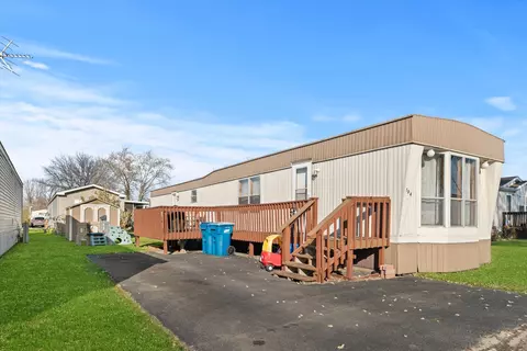104 10th Ave, Bartlett, IL 60103 photo 2