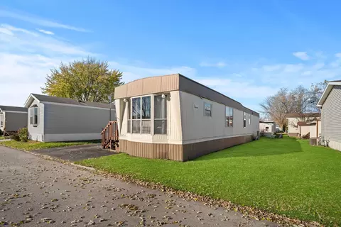 104 10th Ave, Bartlett, IL 60103 photo 3