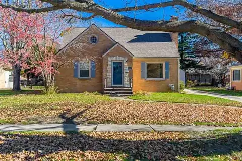 515 Oak Knolls Ave, Rockford, IL 61107