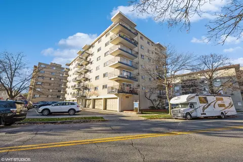 315 Des Plaines Ave #301, Forest Park, IL 60130