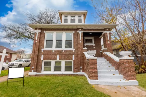2240 S 60th Ct, Cicero, IL 60804